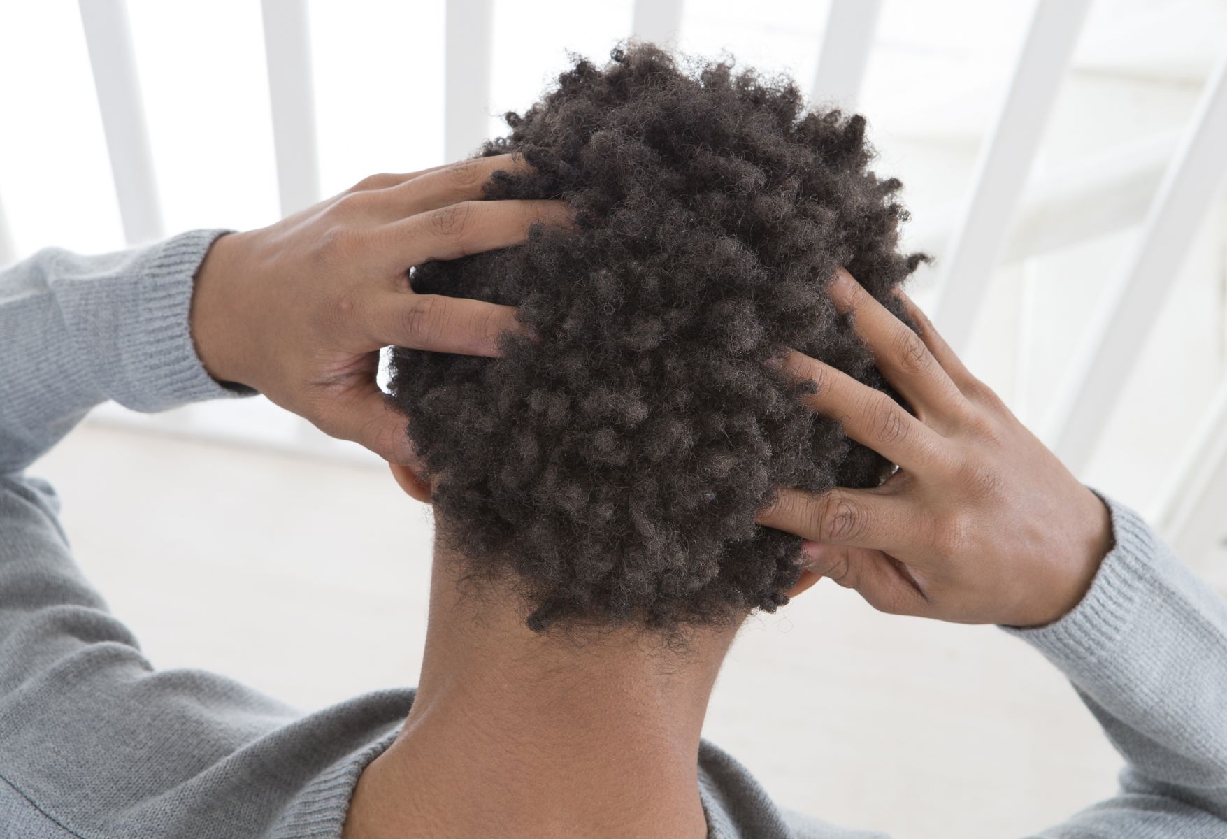 How to Moisturise Afro Hair Properly (Step by Step Guide)