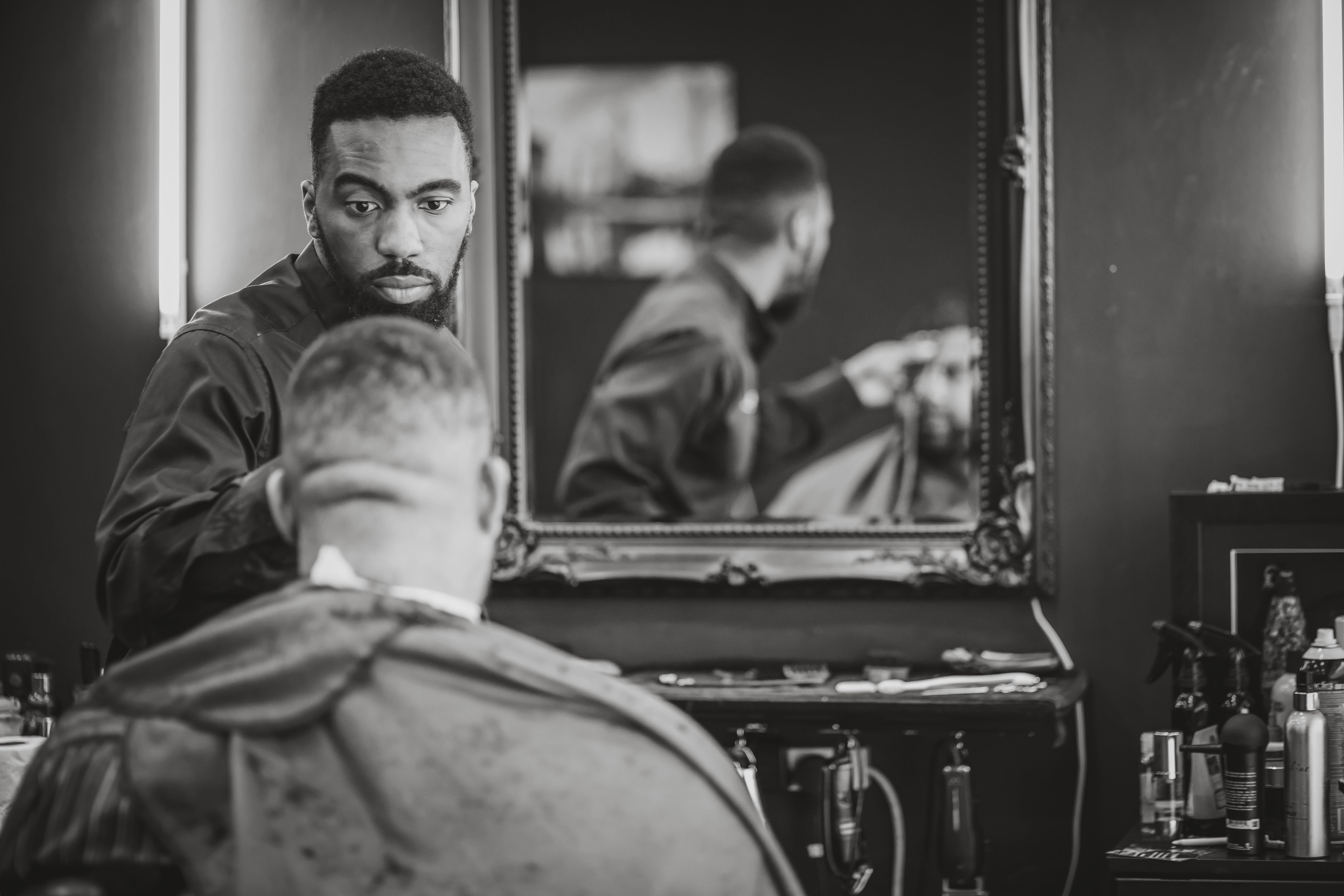 expert black barber aaron wallace